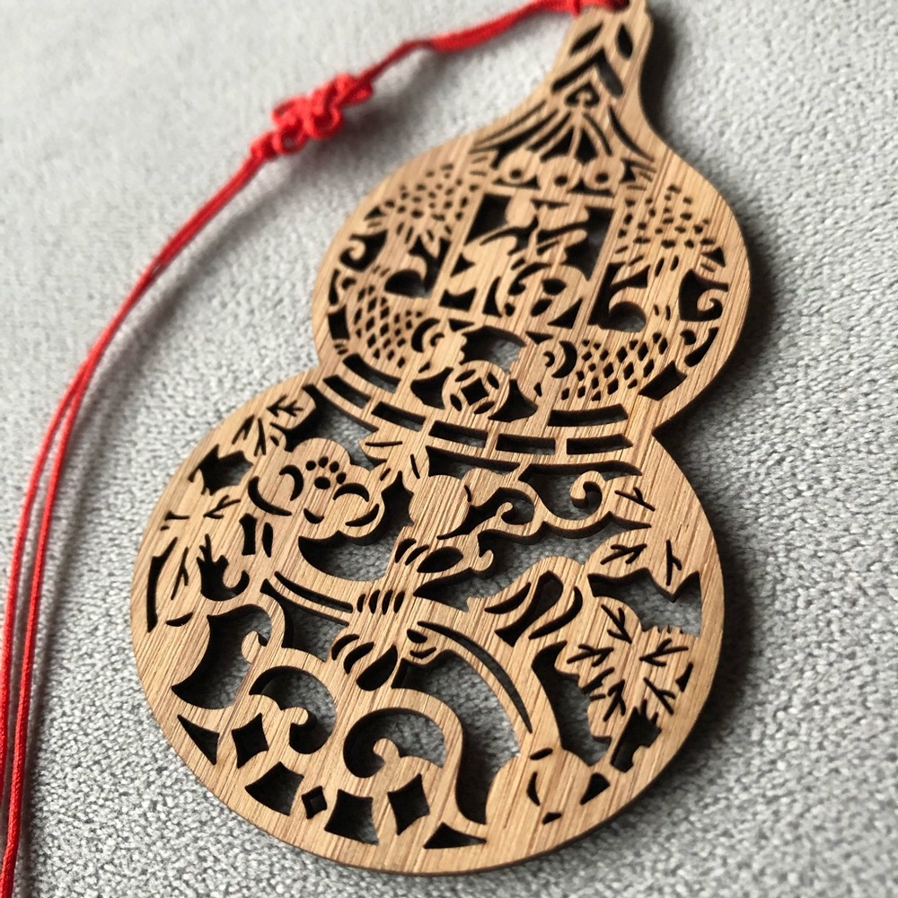 Wood Bookmark ~ Brand New! ~ Beautiful Intricate Cut Out Design